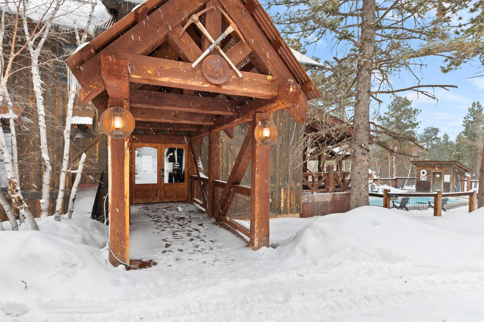 Sawtooth Lodge - Pool Access! Lead Exterior photo